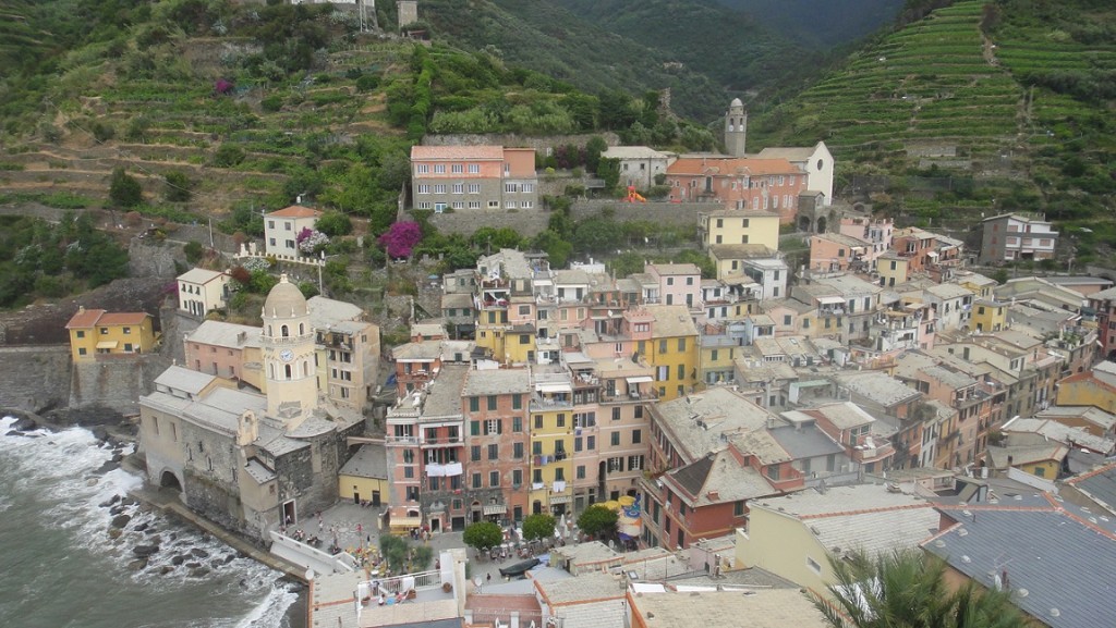 從Castello Doria上看 Vernazza 的景色