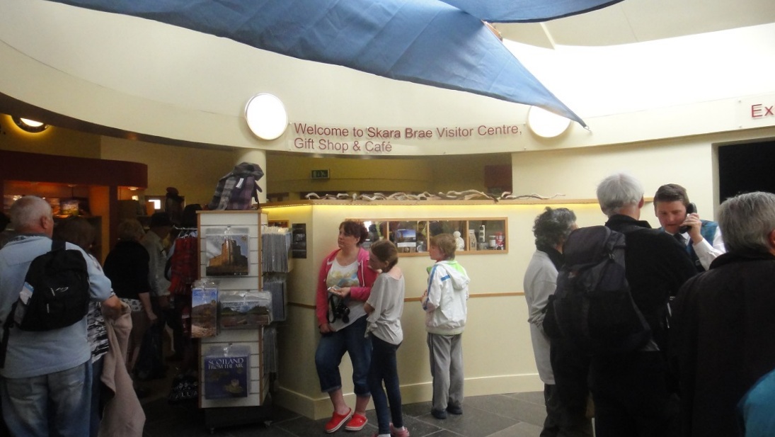 到 Skara Brae 的遊客中心裡買票入場